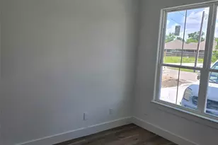 7900 Bowen St, Houston, TX 77051 - Photo 6