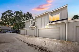 7092 Greenway Chase St, Houston, TX 77072 - Photo 2