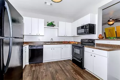 7120/7011 Village Way #332, Houston, TX 77087 - Photo 4