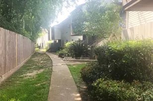 7200 Clarewood Dr, Houston, TX 77036 - Photo 10