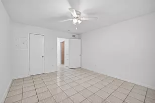 7200 Clarewood Dr, Houston, TX 77036 - Photo 16