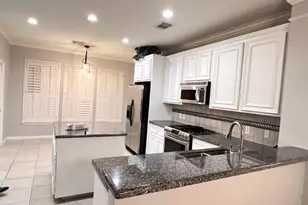 2905 W Dallas St, Houston, TX 77019 - Photo 2