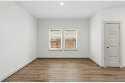 12515 Newport Arch Lane, Houston, TX 77047 - Photo 14