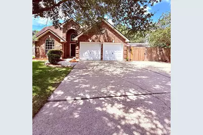 805 N Belle Drive, Angleton, TX 77515 - Photo 1