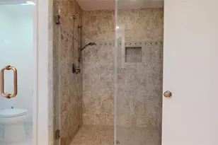 1915 Ashford Hollow Ln, Houston, TX 77077 - Photo 24