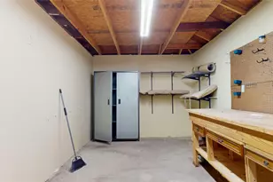 1915 Ashford Hollow Ln, Houston, TX 77077 - Photo 48