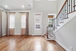 10902 Grove Tree Ln, Houston, TX 77043 - Photo 14