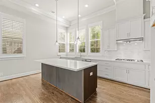 10902 Grove Tree Ln, Houston, TX 77043 - Photo 16