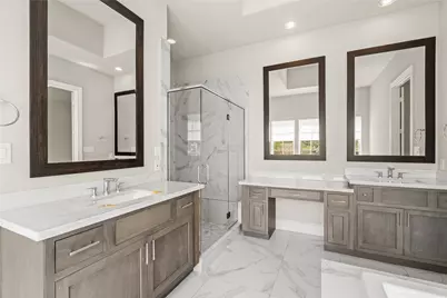 10902 Grove Tree Lane, Houston, TX 77043 - Photo 26