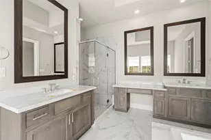 10902 Grove Tree Ln, Houston, TX 77043 - Photo 26
