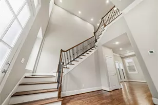 10902 Grove Tree Ln, Houston, TX 77043 - Photo 10