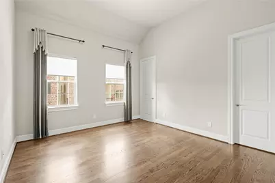 10902 Grove Tree Lane, Houston, TX 77043 - Photo 22