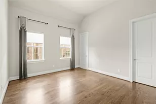 10902 Grove Tree Ln, Houston, TX 77043 - Photo 22