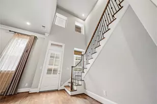 10902 Grove Tree Ln, Houston, TX 77043 - Photo 12