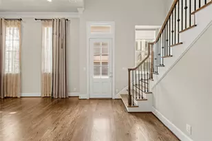 10902 Grove Tree Ln, Houston, TX 77043 - Photo 2