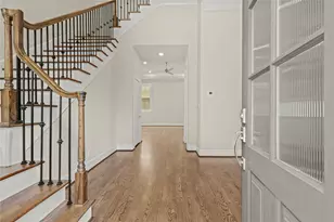10902 Grove Tree Ln, Houston, TX 77043 - Photo 8