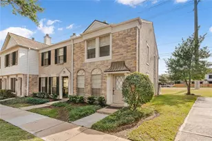 2810 Grants Lake Blvd, Sugar Land, TX 77479 - Photo 2