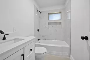 900 Largo St, Baytown, TX 77520 - Photo 8