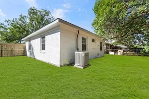 900 Largo St, Baytown, TX 77520 - Photo 22