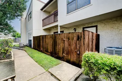 3915 Tanglewilde Street #3915, Houston, TX 77063 - Photo 2