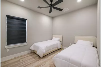 8326 Mariah Street #B, Houston, TX 77051 - Photo 12