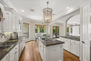 802 Anderson St, Bellaire, TX 77401 - Photo 12