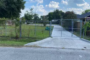 214 Frisco St, Houston, TX 77022 - Photo 1