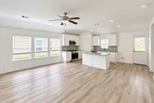 509 Oak Chase Ave, Dayton, TX 77535 - Photo 4