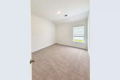 509 Oak Chase Avenue, Dayton, TX 77535 - Photo 10
