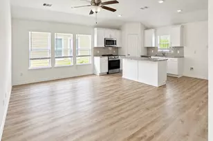 509 Oak Chase Ave, Dayton, TX 77535 - Photo 2