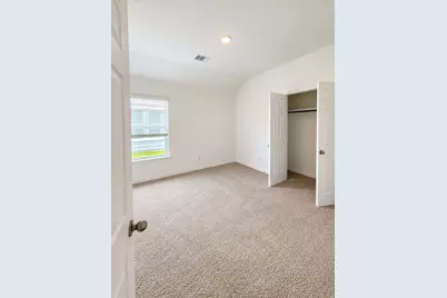 509 Oak Chase Avenue, Dayton, TX 77535 - Photo 8