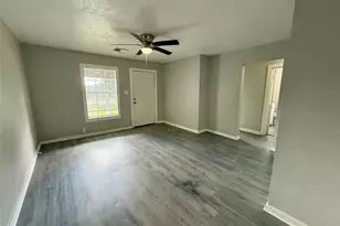 308 Bennett, West Columbia, TX 77486 - Photo 14