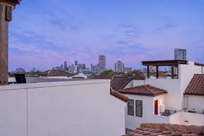 5214 Calle Cordoba Place, Houston, TX 77007 - Photo 4