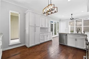 7535 Olympia Dr, Houston, TX 77063 - Photo 18