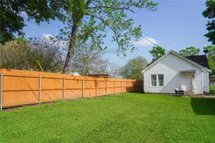 808 Heights St, El Campo, TX 77437 - Photo 10