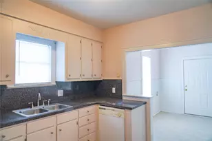 808 Heights St, El Campo, TX 77437 - Photo 6