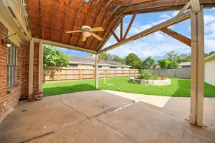 11411 Briar Forest Dr, Houston, TX 77077 - Photo 8