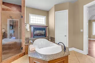 348 W Pines Dr, Montgomery, TX 77356 - Photo 10