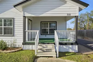 308 E Phillips St, Conroe, TX 77301 - Photo 4