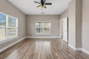 308 E Phillips St, Conroe, TX 77301 - Photo 16
