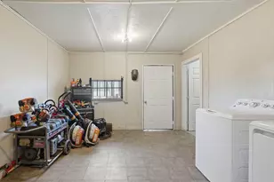 308 E Phillips St, Conroe, TX 77301 - Photo 20