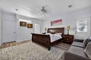 14819 Alderwick Dr, Sugar Land, TX 77498 - Photo 32