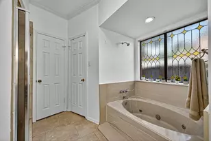 14819 Alderwick Dr, Sugar Land, TX 77498 - Photo 38