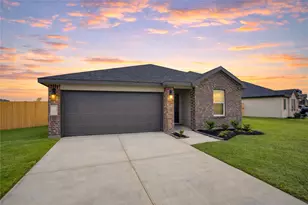 9027 Rose Water Trl, Iowa Colony, TX 77583 - Photo 2