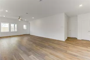 9027 Rose Water Trl, Iowa Colony, TX 77583 - Photo 22