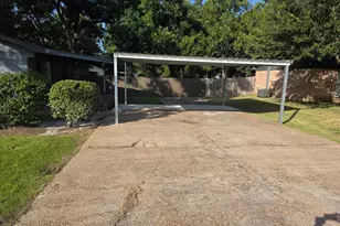 1102 E 2nd St, Sweeny, TX 77480 - Photo 14