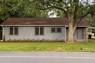 1102 E 2nd St, Sweeny, TX 77480 - Photo 1