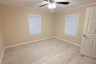 1102 E 2nd St, Sweeny, TX 77480 - Photo 8