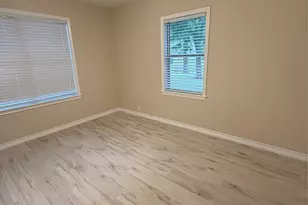 1102 E 2nd St, Sweeny, TX 77480 - Photo 10