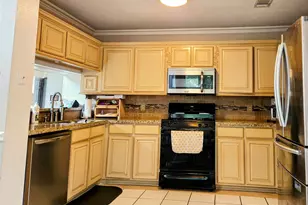 1015 Green Meadow St, Beaumont, TX 77706 - Photo 10